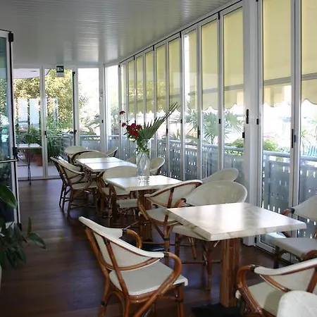 Helios Hotel 4*
