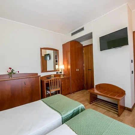 Helios Hotel 4*